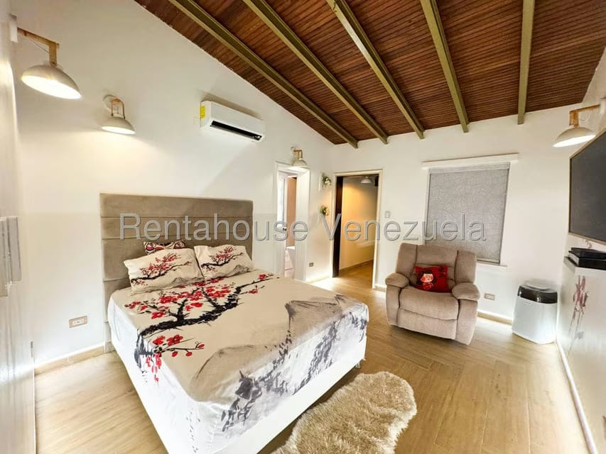 Casa (Multipes Niveles) en Venta en Cumbres de Curumo, Distrito Metropolitano - 35