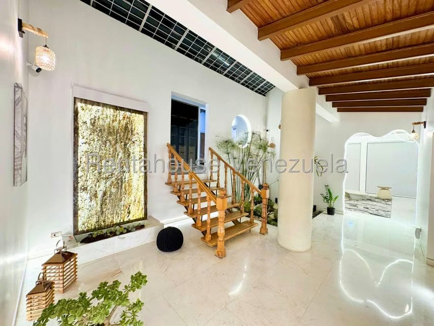 Casa (Multipes Niveles) en Venta en Cumbres de Curumo, Distrito Metropolitano - 37
