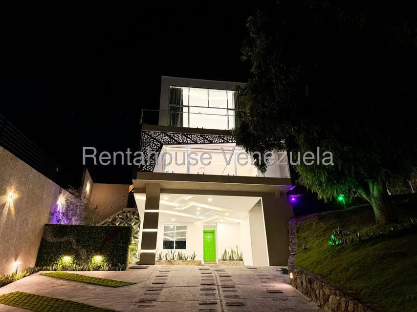 Casa (Multipes Niveles) en Venta en Cumbres de Curumo, Distrito Metropolitano - 5