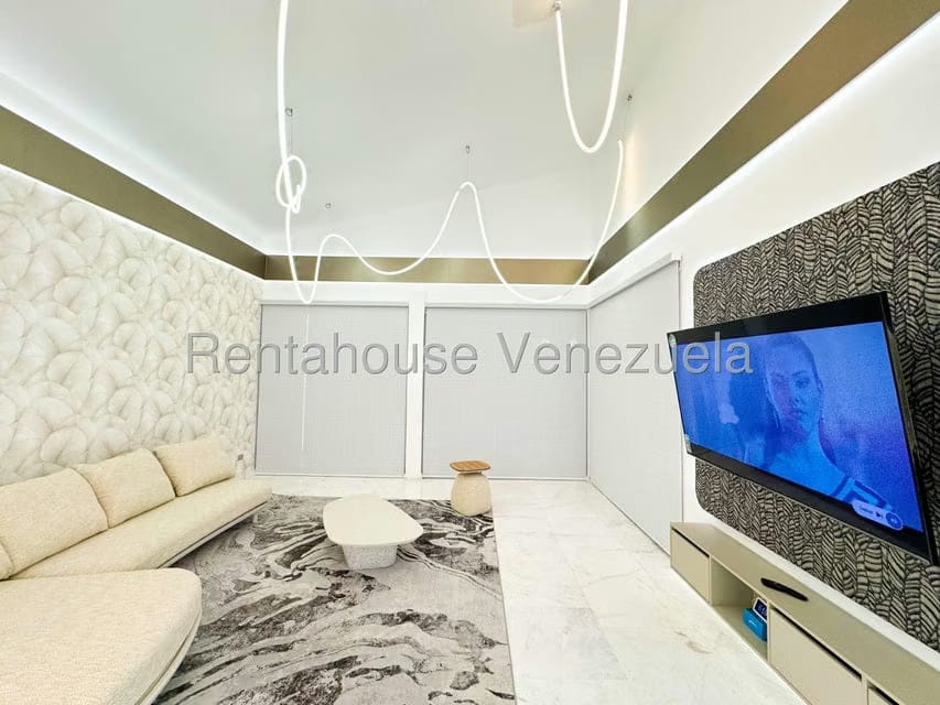 Casa (Multipes Niveles) en Venta en Cumbres de Curumo, Distrito Metropolitano - 43