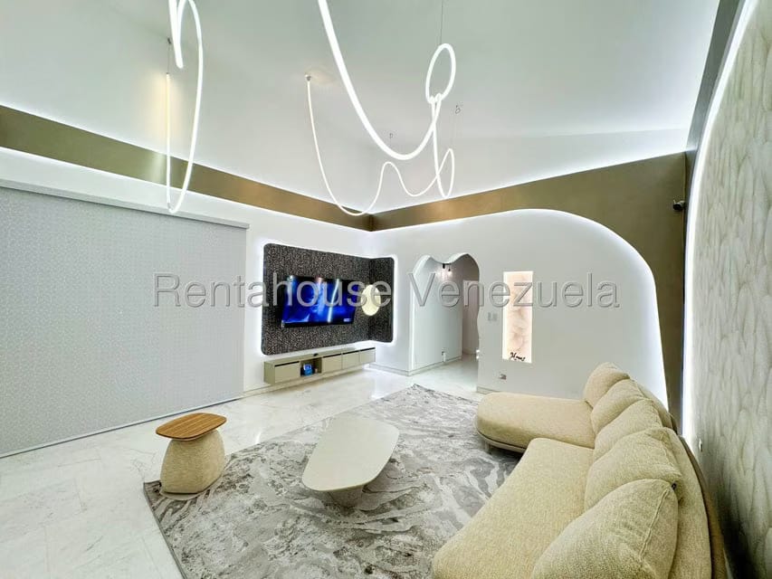 Casa (Multipes Niveles) en Venta en Cumbres de Curumo, Distrito Metropolitano - 45