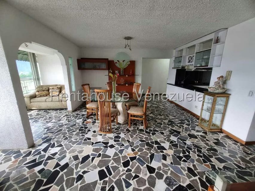 Apartamento (1 Nivel) en Venta en Colinas de Santa Monica, Distrito Metropolitano - 2