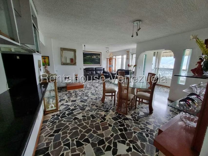 Apartamento (1 Nivel) en Venta en Colinas de Santa Monica, Distrito Metropolitano - 11