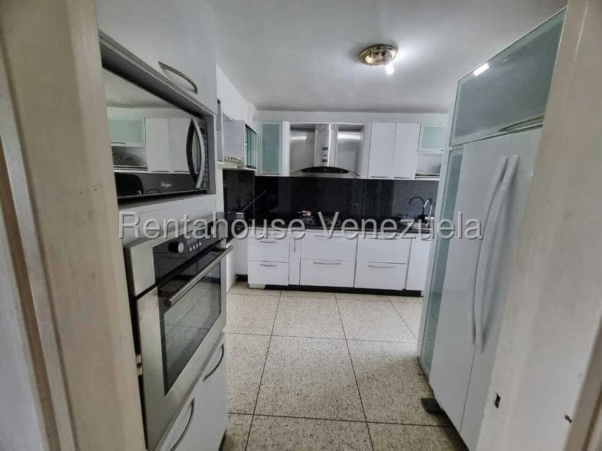 Apartamento (1 Nivel) en Venta en Colinas de Santa Monica, Distrito Metropolitano - 16