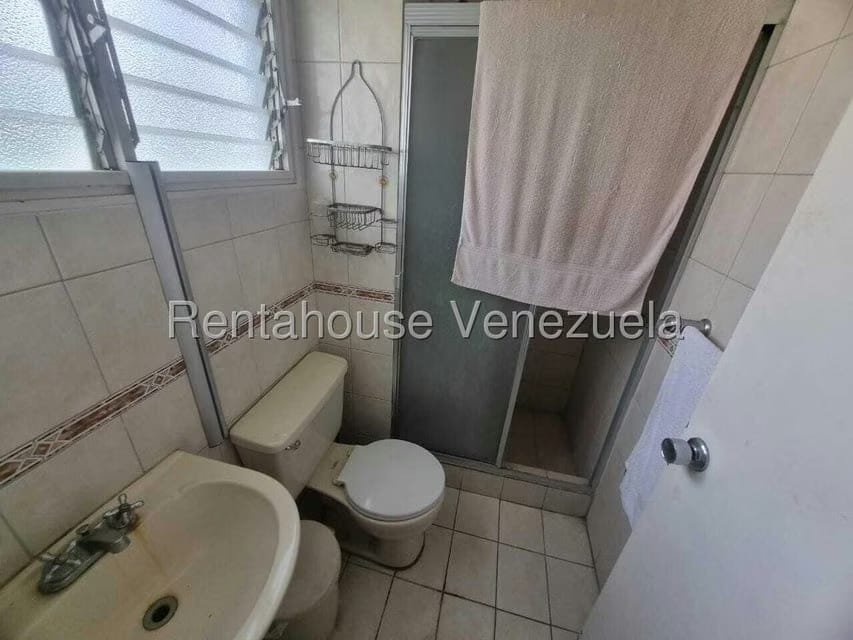 Apartamento (1 Nivel) en Venta en Colinas de Santa Monica, Distrito Metropolitano - 28