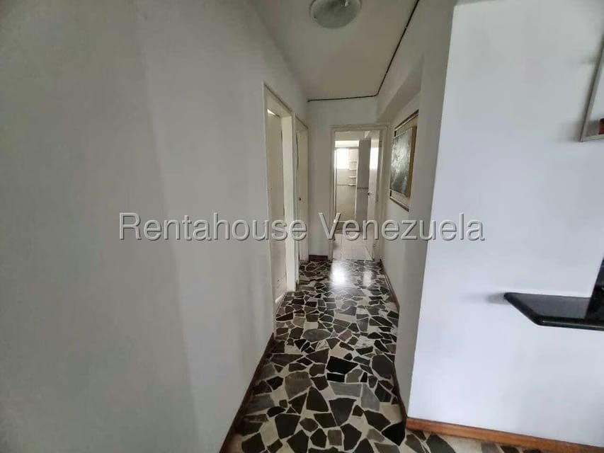 Apartamento (1 Nivel) en Venta en Colinas de Santa Monica, Distrito Metropolitano - 33