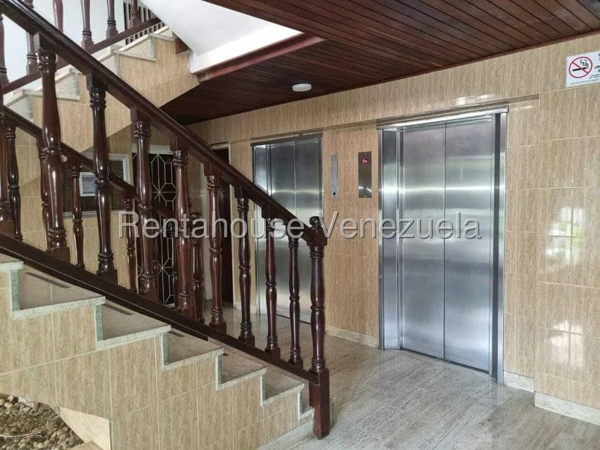 Apartamento (1 Nivel) en Venta en Colinas de Santa Monica, Distrito Metropolitano - 45