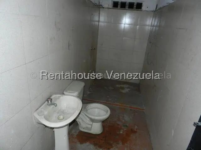 Comercial (Galpon - Deposito) en Alquiler en Alto Grande, Miranda - 11