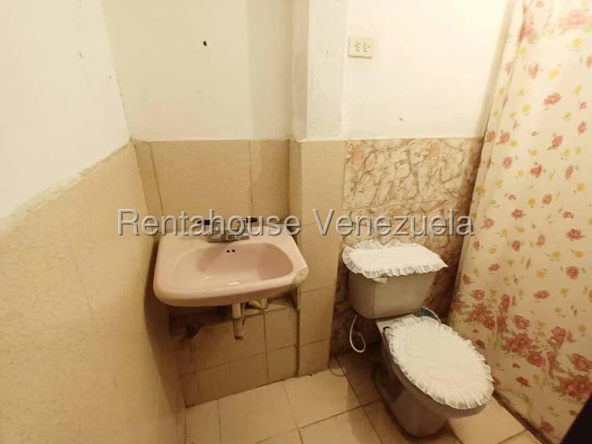 Casa (Duplex) en Venta en Zona Oeste, Lara - 26
