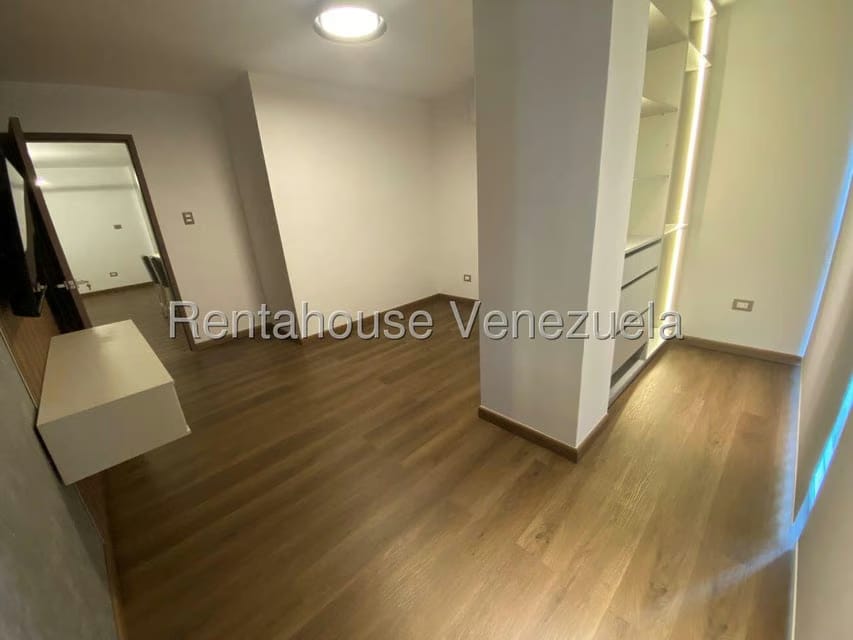 Apartamento (1 Nivel) en Venta en Los Palos Grandes, Distrito Metropolitano - 18