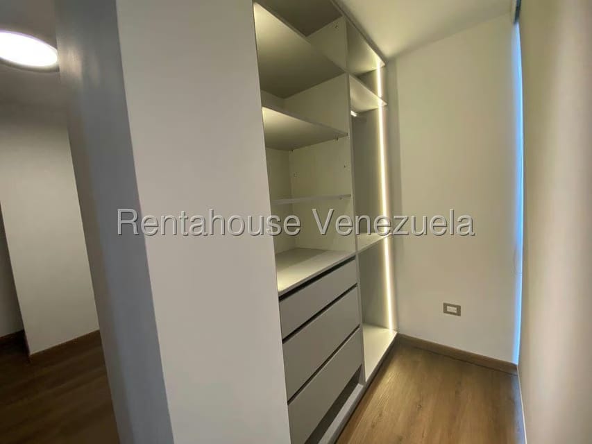 Apartamento (1 Nivel) en Venta en Los Palos Grandes, Distrito Metropolitano - 20