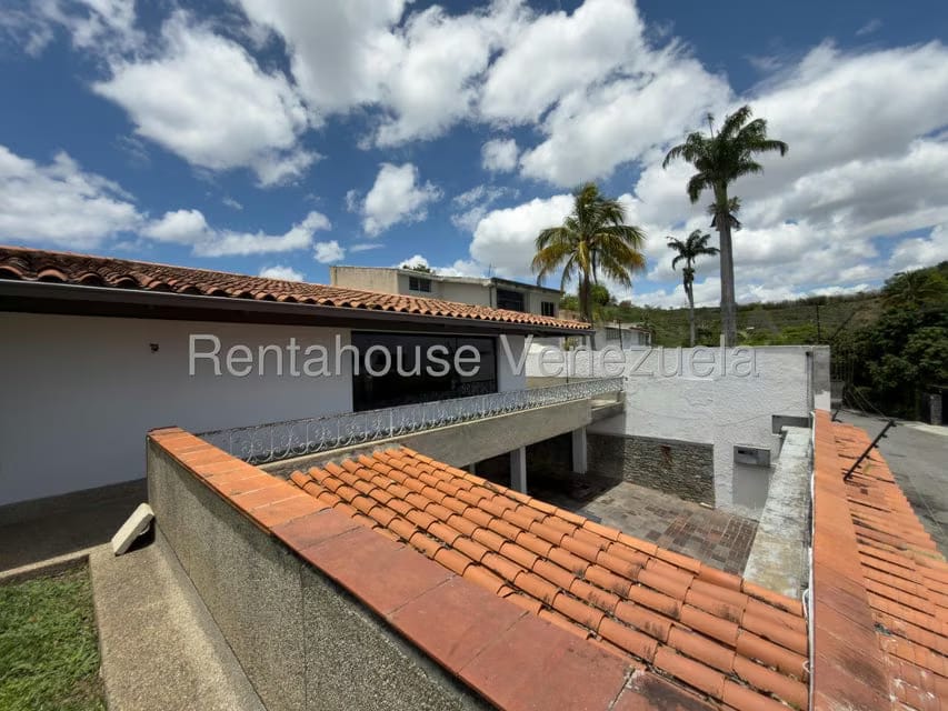 Casa (Multipes Niveles) en Venta en Cumbres de Curumo, Distrito Metropolitano