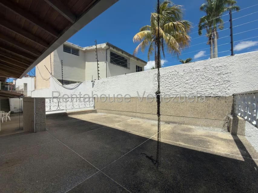 Casa (Multipes Niveles) en Venta en Cumbres de Curumo, Distrito Metropolitano - 11