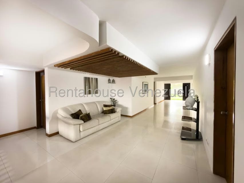 Casa (Multipes Niveles) en Venta en Cumbres de Curumo, Distrito Metropolitano - 22