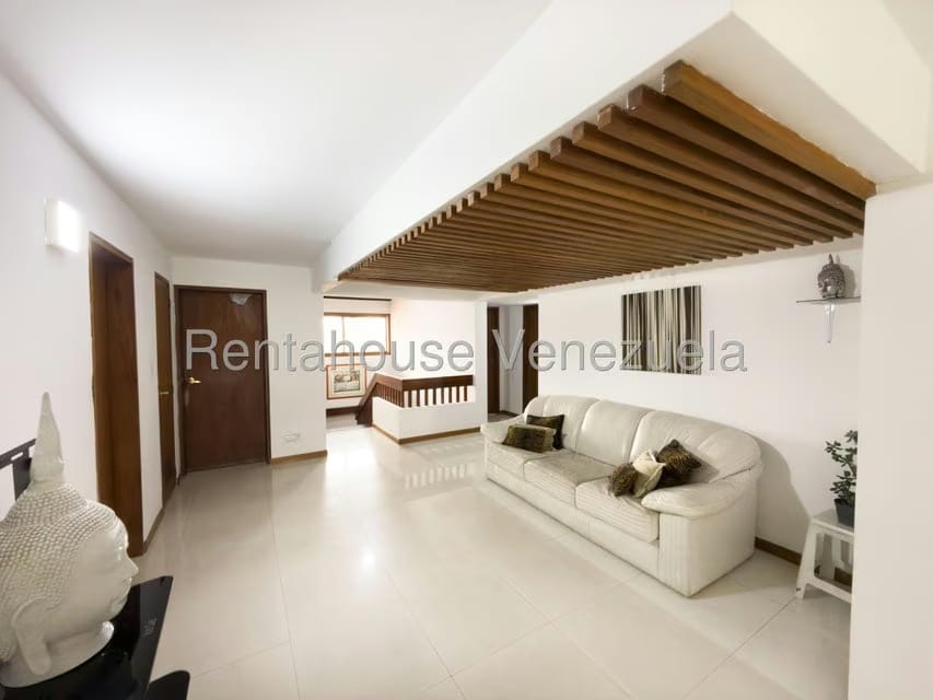 Casa (Multipes Niveles) en Venta en Cumbres de Curumo, Distrito Metropolitano - 23