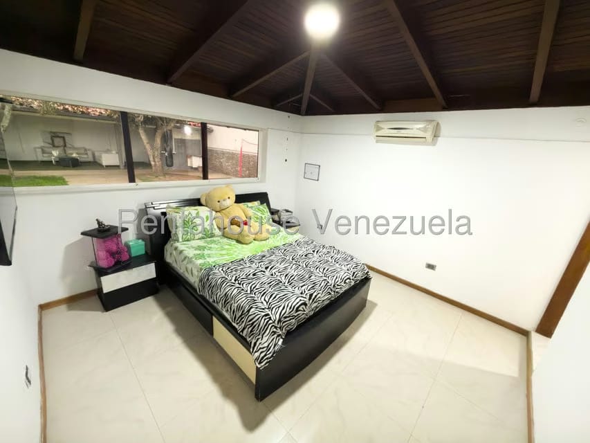 Casa (Multipes Niveles) en Venta en Cumbres de Curumo, Distrito Metropolitano - 29