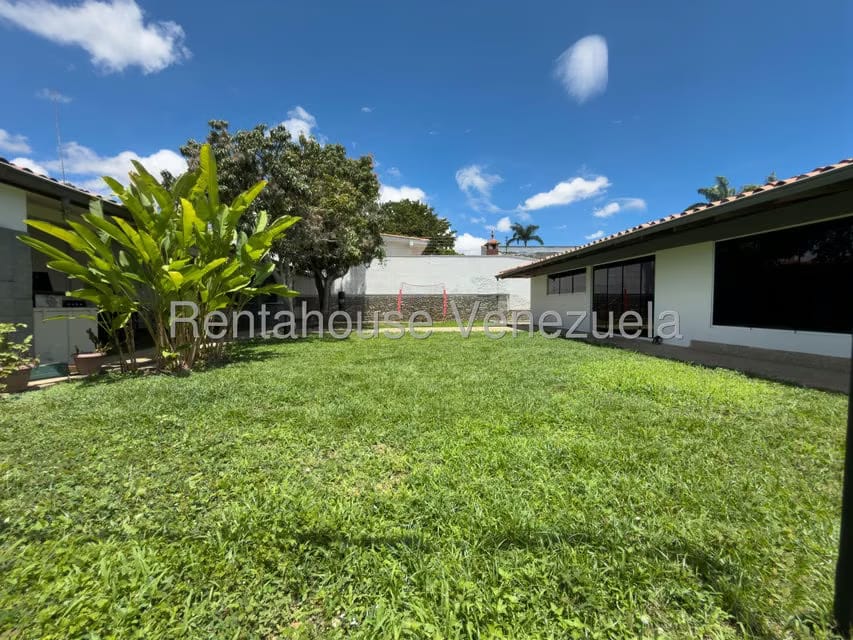 Casa (Multipes Niveles) en Venta en Cumbres de Curumo, Distrito Metropolitano - 40
