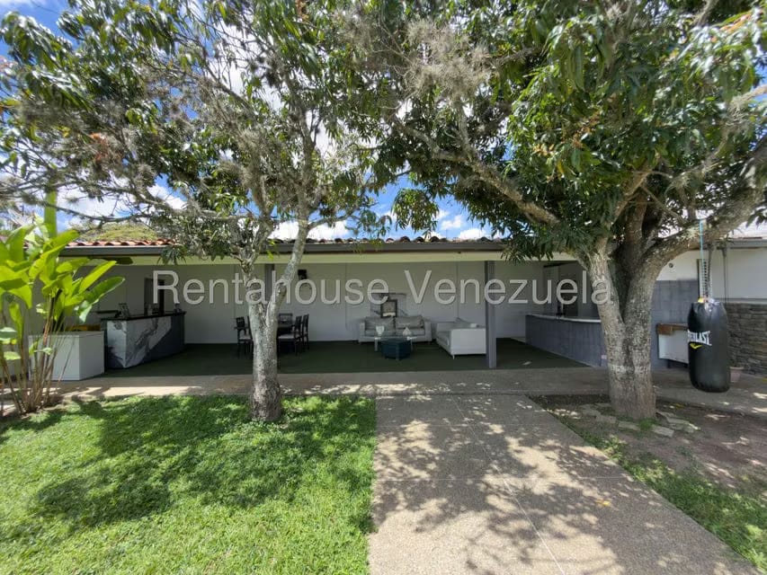 Casa (Multipes Niveles) en Venta en Cumbres de Curumo, Distrito Metropolitano - 42
