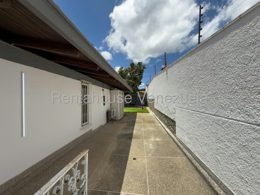 Casa (Multipes Niveles) en Venta en Cumbres de Curumo, Distrito Metropolitano - 50