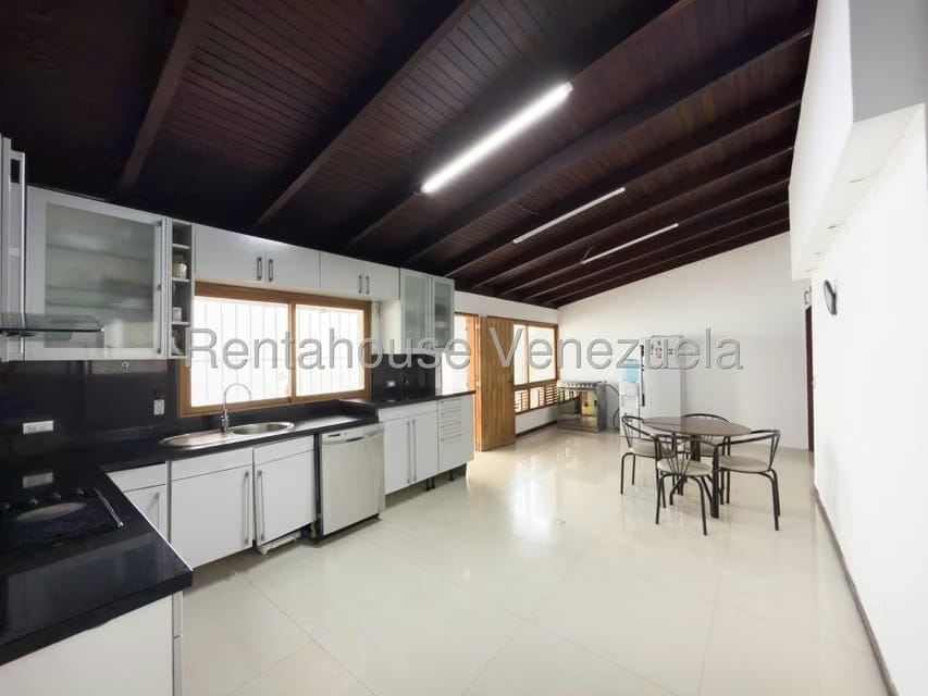 Casa (Multipes Niveles) en Venta en Cumbres de Curumo, Distrito Metropolitano - 51