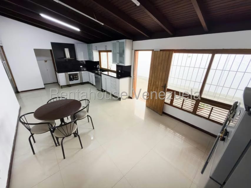 Casa (Multipes Niveles) en Venta en Cumbres de Curumo, Distrito Metropolitano - 52