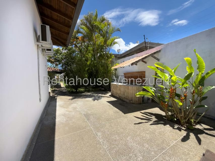 Casa (Multipes Niveles) en Venta en Cumbres de Curumo, Distrito Metropolitano - 58