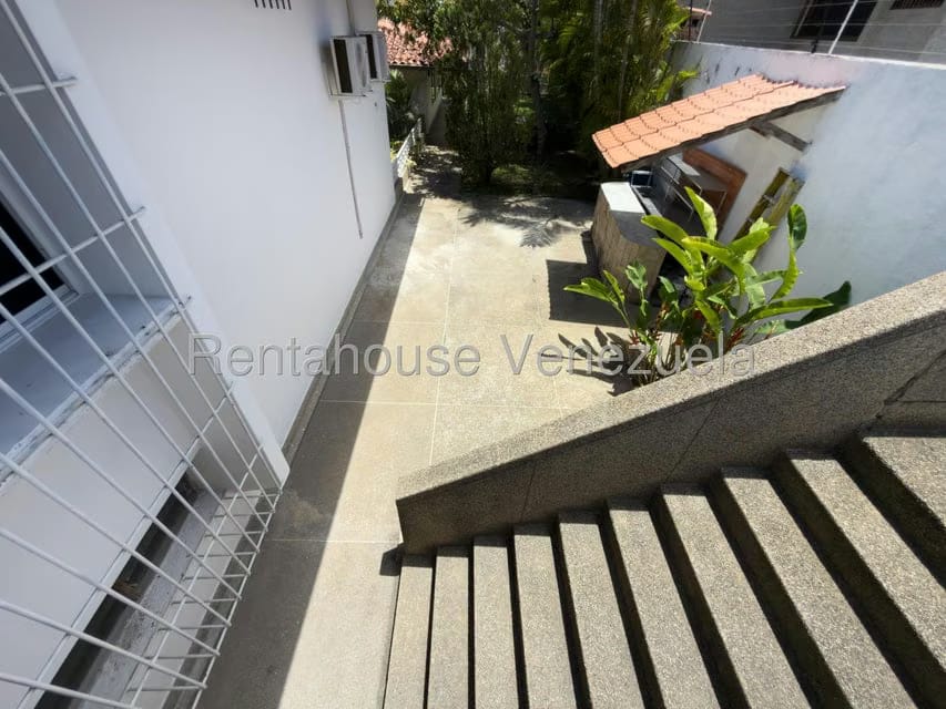 Casa (Multipes Niveles) en Venta en Cumbres de Curumo, Distrito Metropolitano - 60