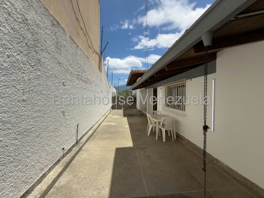 Casa (Multipes Niveles) en Venta en Cumbres de Curumo, Distrito Metropolitano - 62