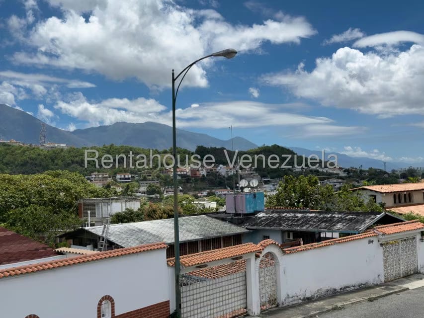Casa (Multipes Niveles) en Venta en Cumbres de Curumo, Distrito Metropolitano - 67
