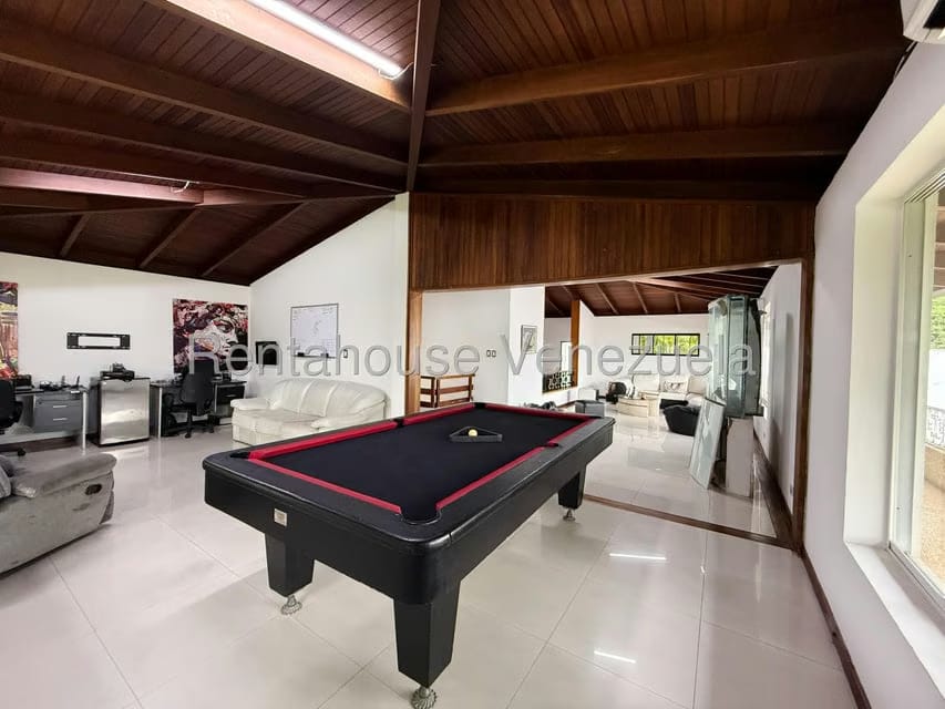Casa (Multipes Niveles) en Venta en Cumbres de Curumo, Distrito Metropolitano - 8
