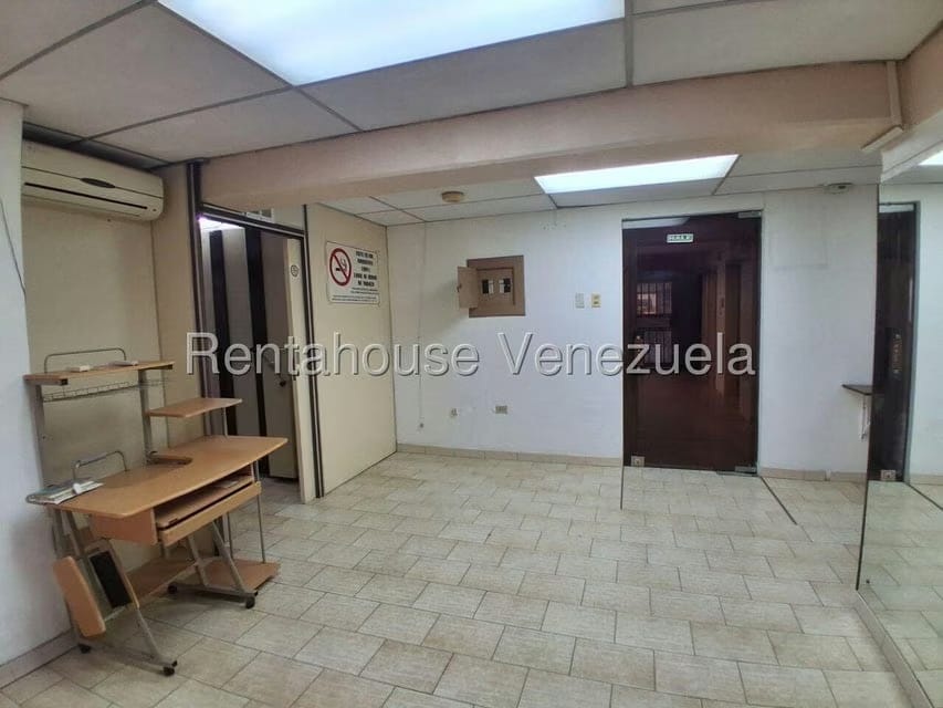 Comercial (Oficina) en Alquiler en Centro, Lara - 11