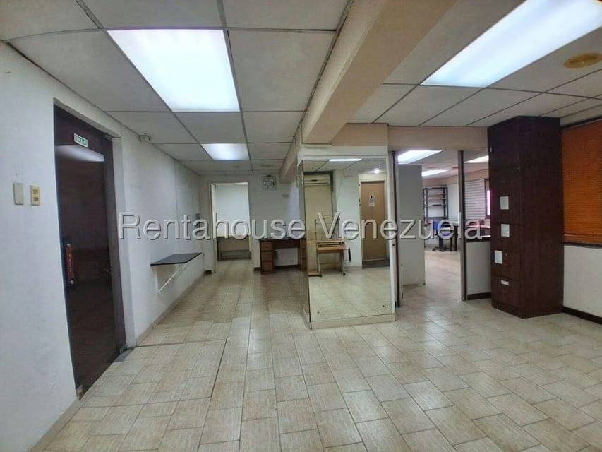 Comercial (Oficina) en Alquiler en Centro, Lara - 18