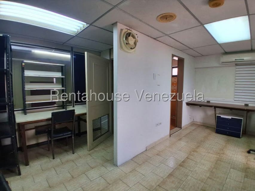 Comercial (Oficina) en Alquiler en Centro, Lara - 33