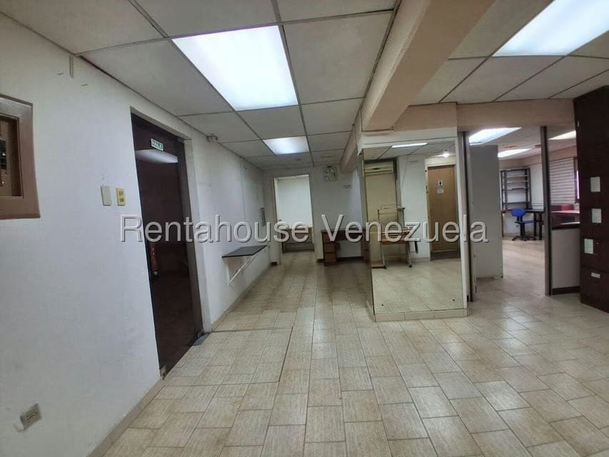 Comercial (Oficina) en Alquiler en Centro, Lara - 6