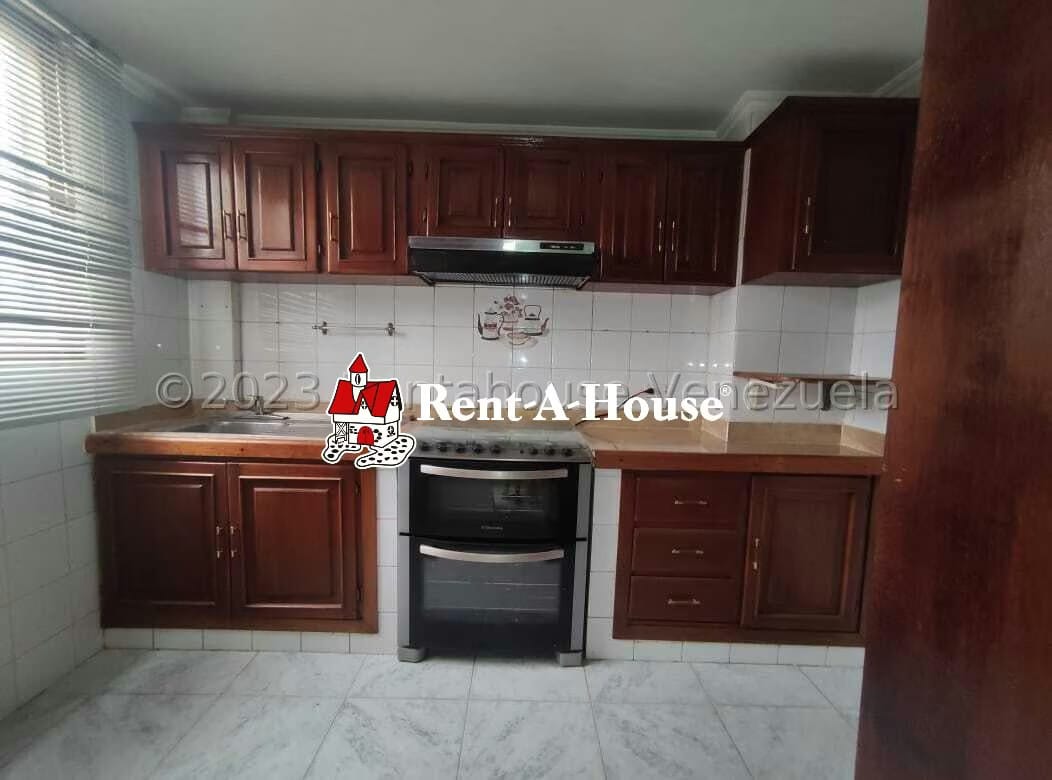 23-30810 Vende Apartamento en Los Aceitunos.Karem