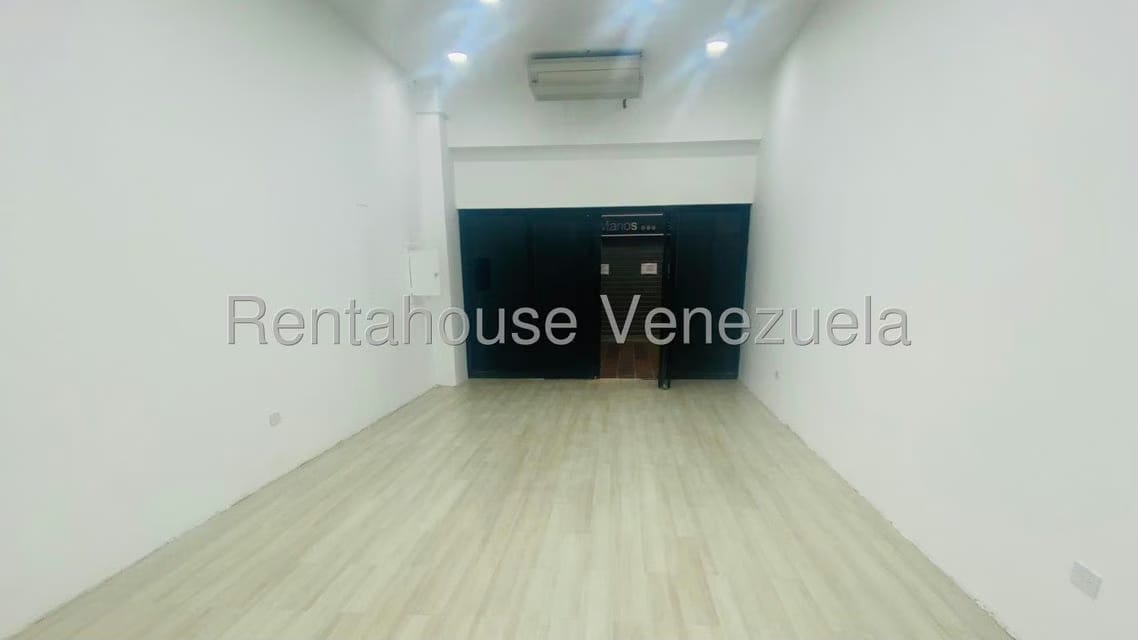 Comercial (Local Comercial) en Alquiler en Prados del Este, Distrito Metropolitano - 4