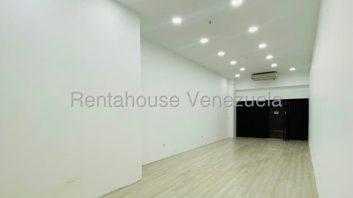 Comercial (Local Comercial) en Alquiler en Prados del Este, Distrito Metropolitano - 5
