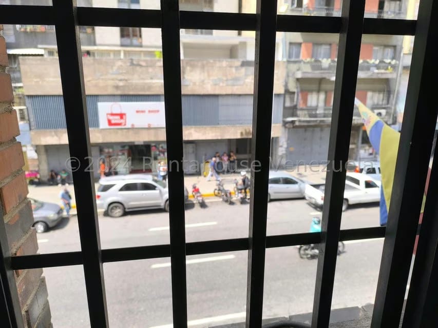 Comercial (Oficina) en Alquiler en Parroquia La Candelaria, Distrito Metropolitano - 3
