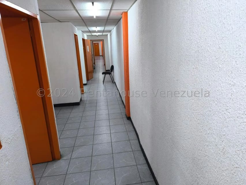 Comercial (Oficina) en Alquiler en Parroquia La Candelaria, Distrito Metropolitano - 4