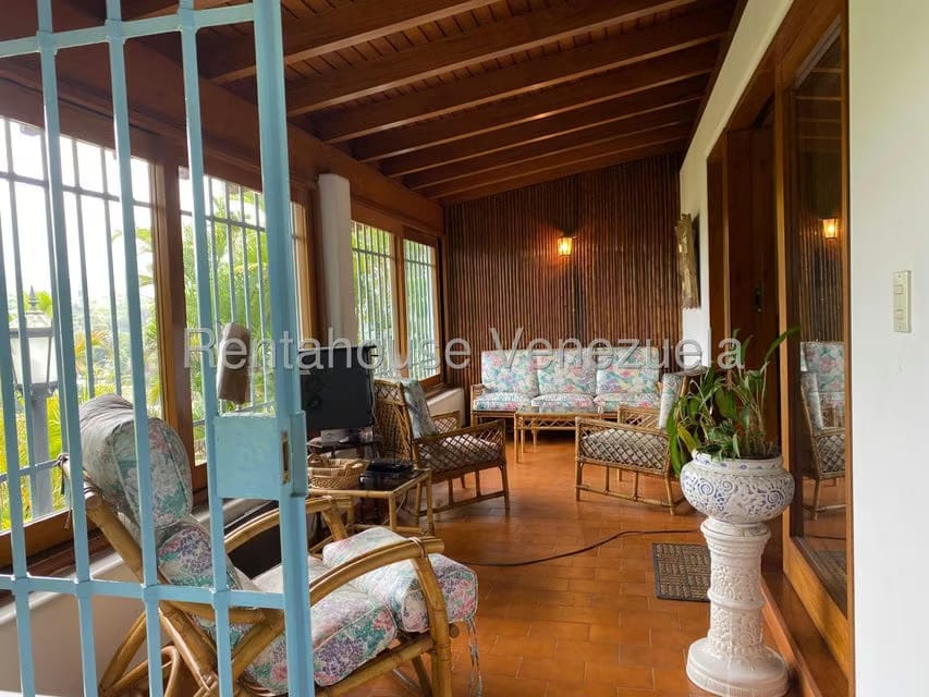 Casa (Multipes Niveles) en Venta en Cumbres de Curumo, Distrito Metropolitano - 24