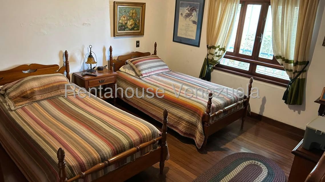 Casa (Multipes Niveles) en Venta en Cumbres de Curumo, Distrito Metropolitano - 28
