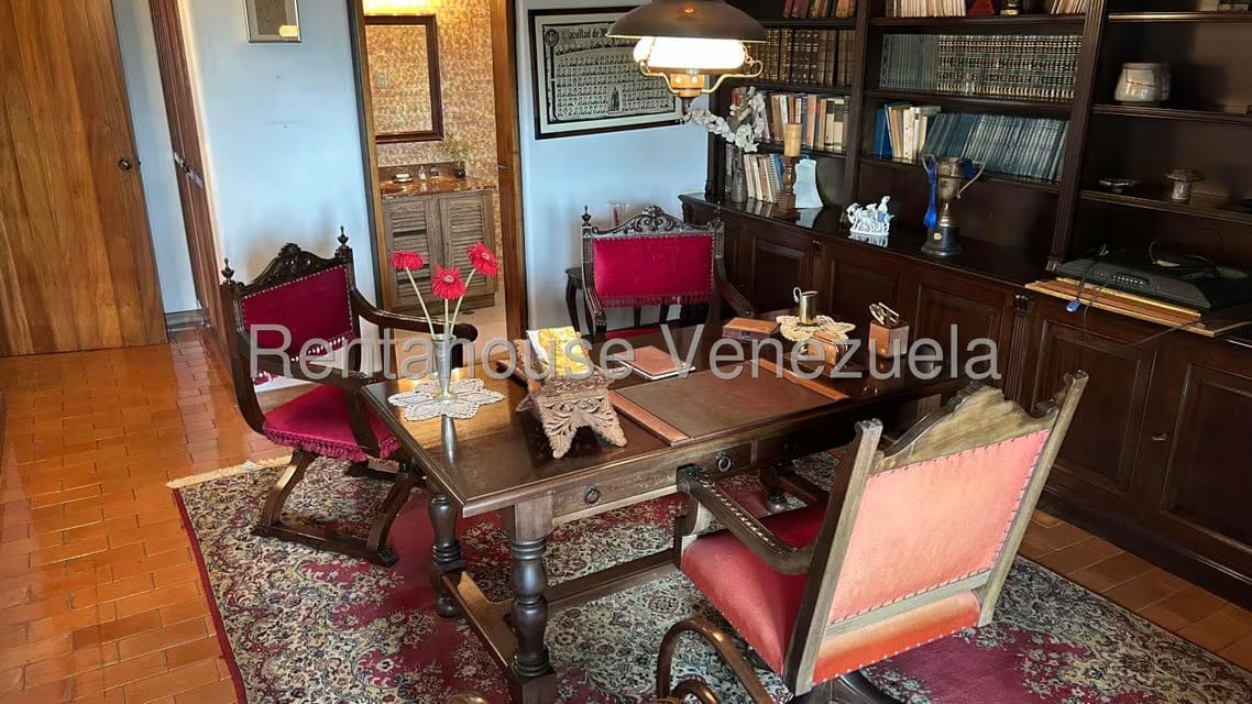 Casa (Multipes Niveles) en Venta en Cumbres de Curumo, Distrito Metropolitano - 40