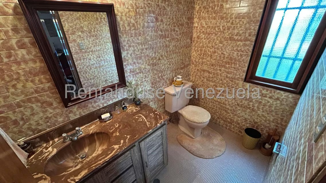 Casa (Multipes Niveles) en Venta en Cumbres de Curumo, Distrito Metropolitano - 41
