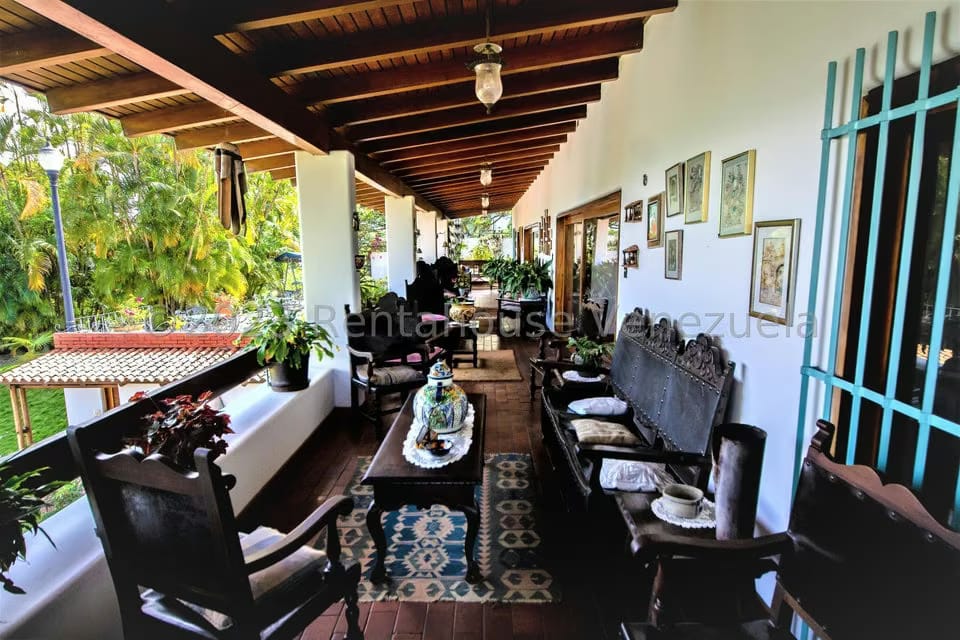 Casa (Multipes Niveles) en Venta en Cumbres de Curumo, Distrito Metropolitano - 42