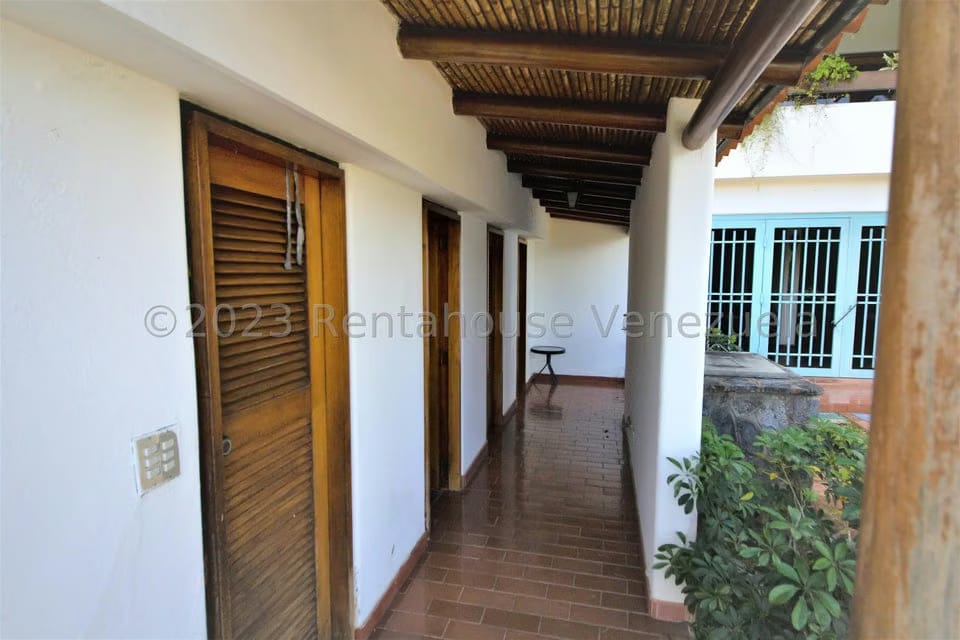 Casa (Multipes Niveles) en Venta en Cumbres de Curumo, Distrito Metropolitano - 51