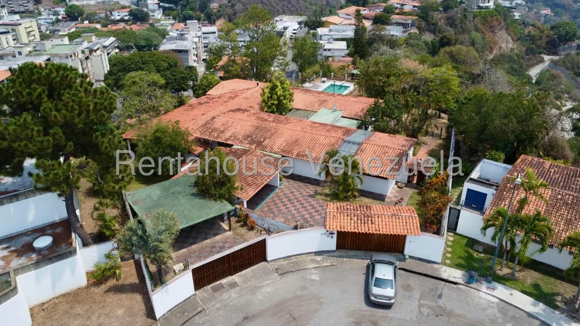 Casa (Multipes Niveles) en Venta en Cumbres de Curumo, Distrito Metropolitano - 60