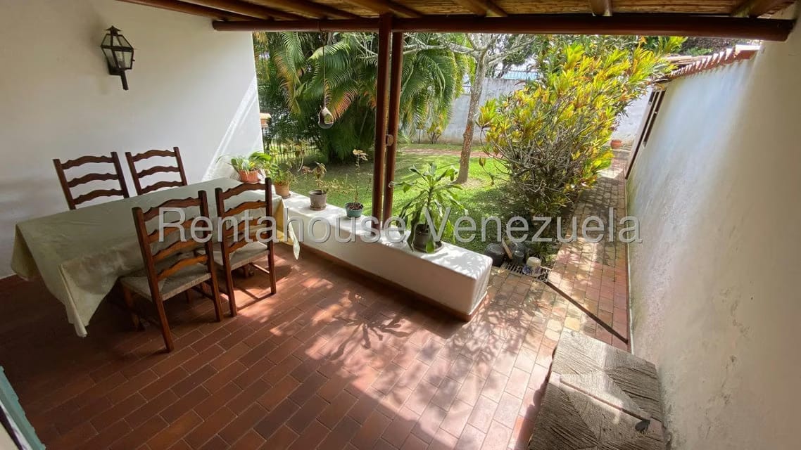 Casa (Multipes Niveles) en Venta en Cumbres de Curumo, Distrito Metropolitano - 70