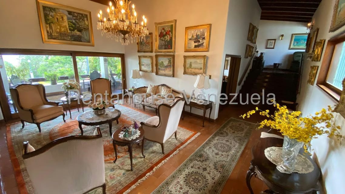 Casa (Multipes Niveles) en Venta en Cumbres de Curumo, Distrito Metropolitano - 8