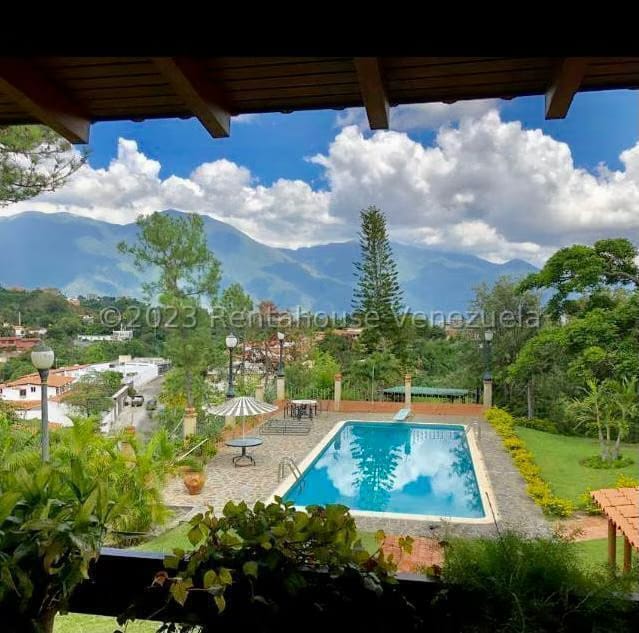 Casa (Multipes Niveles) en Venta en Cumbres de Curumo, Distrito Metropolitano - 72