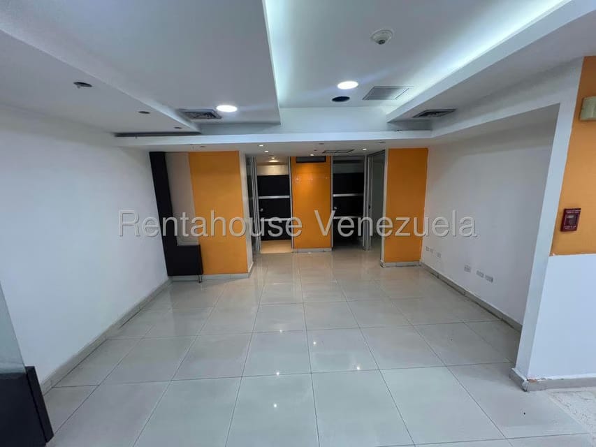 Comercial (Local Comercial) en Alquiler en Las Mercedes, Distrito Metropolitano - 3